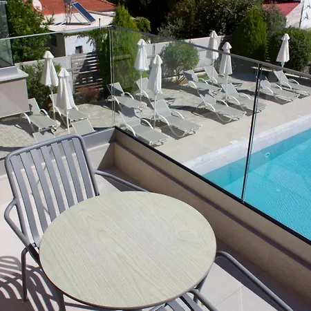 Lägenhet Notos Luxury Kateleios