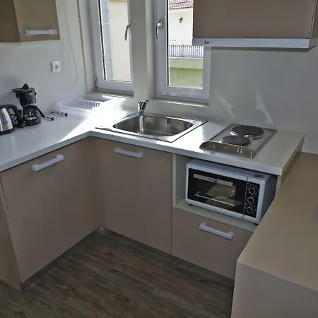 Notos Luxury Кателиос