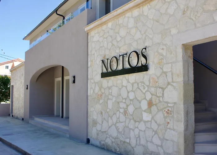 Notos Luxury Apartment *